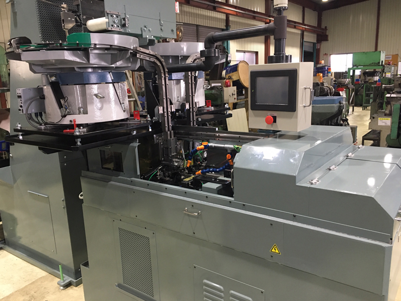 タッピングマシン